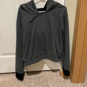 P’tula scrunch hoodie crop sweatshirt